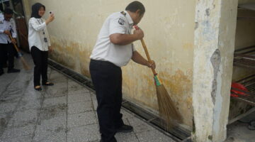 Wujud Kepedulian Sosial, Kanwil Ditjenpas Sumut Kerja Bakti di Masjid Nurul Huda Jelang Ramadhan